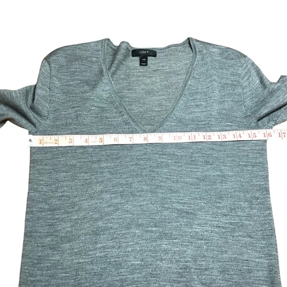 J. CREW 100% Merino Wool Extra Fine Knit Vee Neck Grey Pullover Sweater Sz XXS - Picture 5 of 8